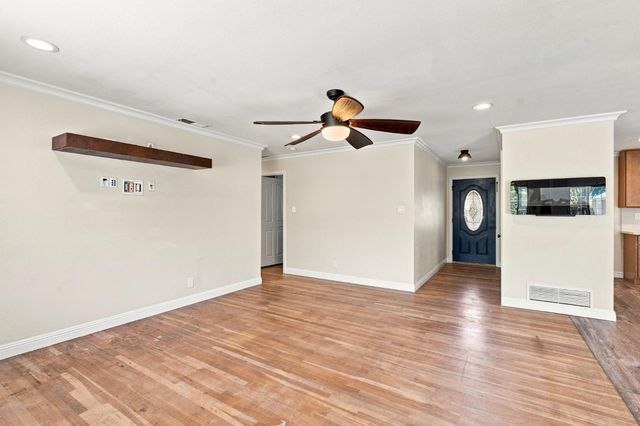 10833 Walnutwood Way, Rancho Cordova, CA 95670