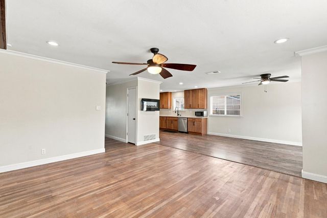 10833 Walnutwood Way, Rancho Cordova, CA 95670