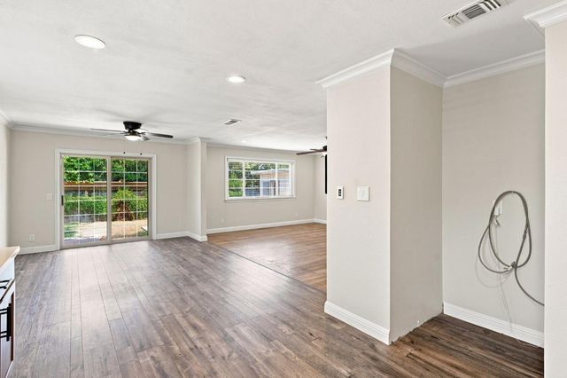 10833 Walnutwood Way, Rancho Cordova, CA 95670
