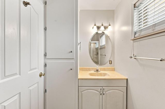 10833 Walnutwood Way, Rancho Cordova, CA 95670
