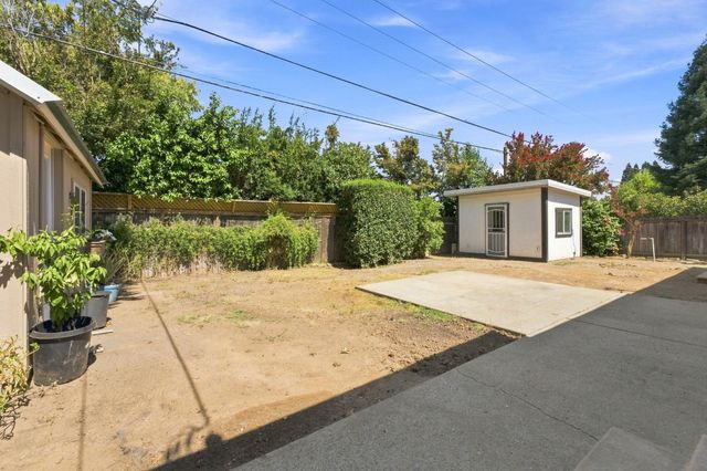 10833 Walnutwood Way, Rancho Cordova, CA 95670