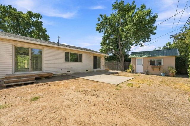 10833 Walnutwood Way, Rancho Cordova, CA 95670