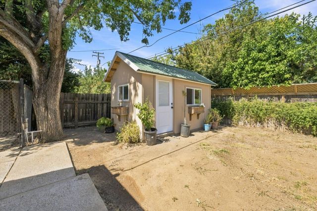 10833 Walnutwood Way, Rancho Cordova, CA 95670