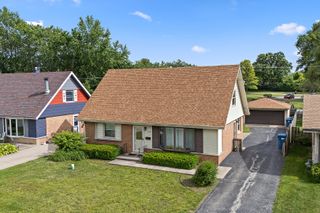 5547 Fairway Drive, Crestwood, IL 60418