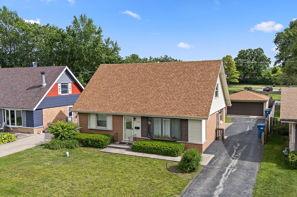 5547 Fairway Drive, Crestwood, IL 60418