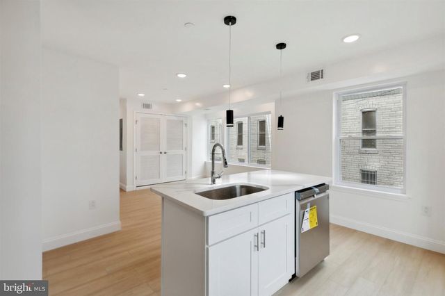 2118 W OXFORD ST, Philadelphia, PA 19121