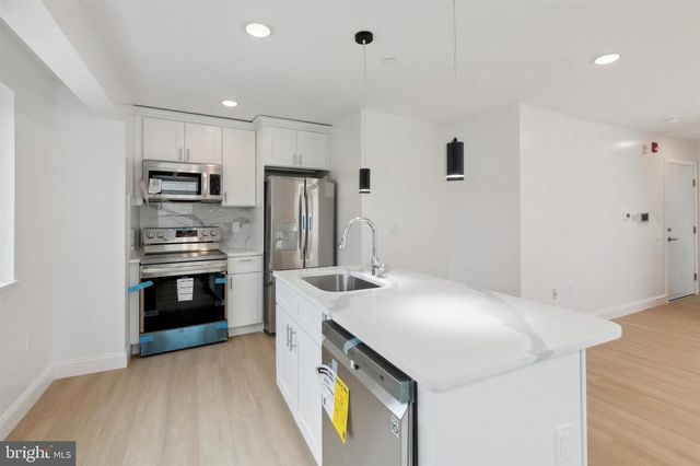 2118 W OXFORD ST, Philadelphia, PA 19121