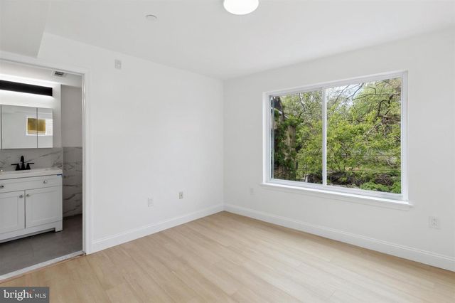 2118 W OXFORD ST, Philadelphia, PA 19121