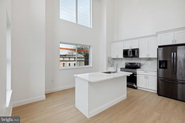 2118 W OXFORD ST, Philadelphia, PA 19121