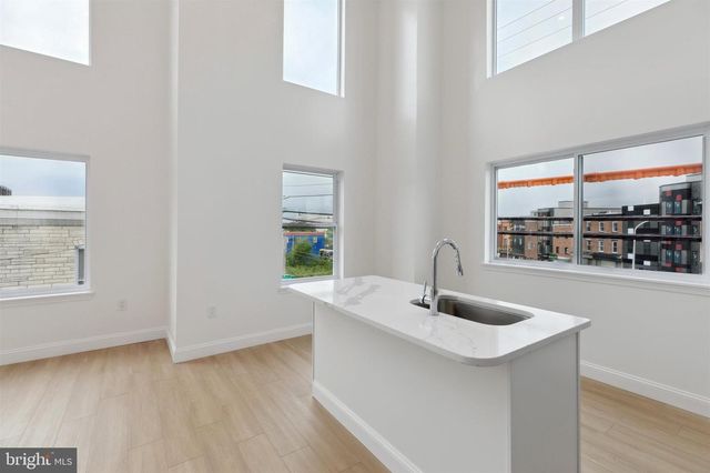 2118 W OXFORD ST, Philadelphia, PA 19121