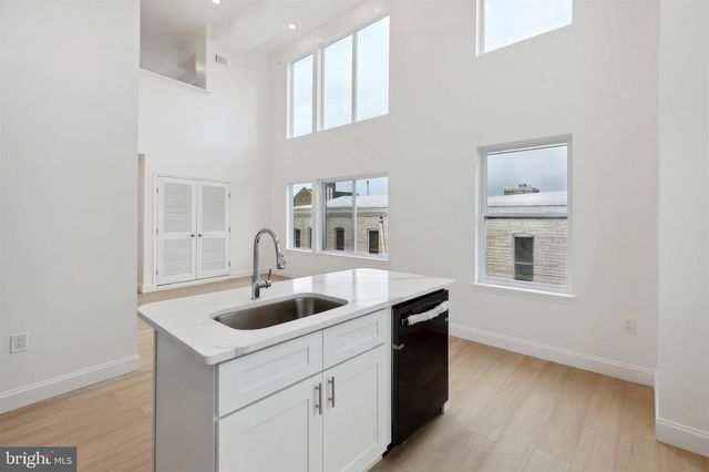 2118 W OXFORD ST, Philadelphia, PA 19121