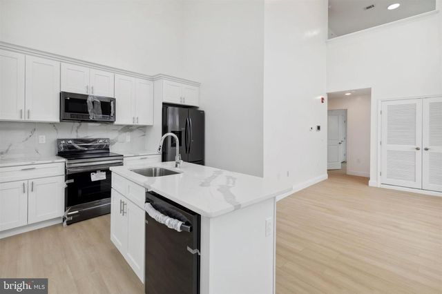 2118 W OXFORD ST, Philadelphia, PA 19121