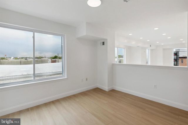 2118 W OXFORD ST, Philadelphia, PA 19121