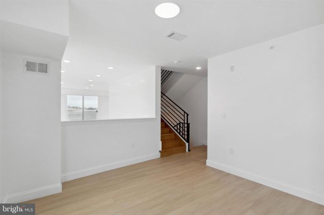 2118 W OXFORD ST, Philadelphia, PA 19121