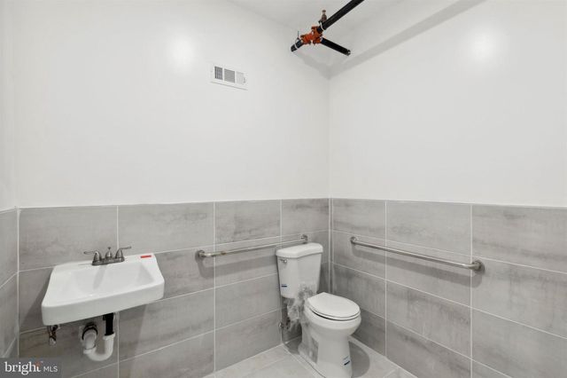 2118 W OXFORD ST, Philadelphia, PA 19121