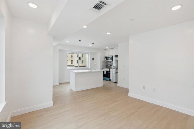 2118 W OXFORD ST, Philadelphia, PA 19121