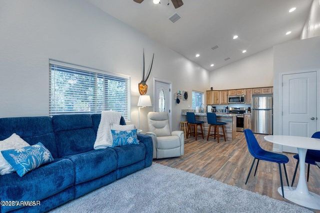 2145 Cottontail Road, Overgaard, AZ 85933