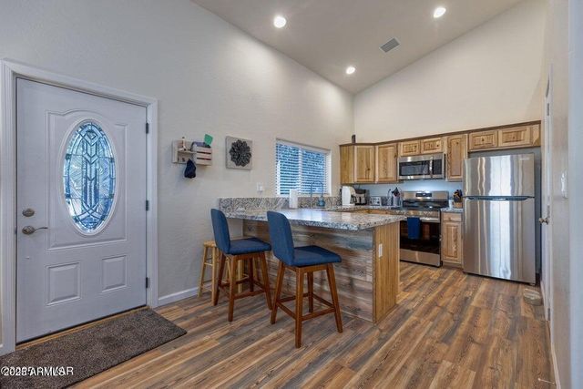 2145 Cottontail Road, Overgaard, AZ 85933