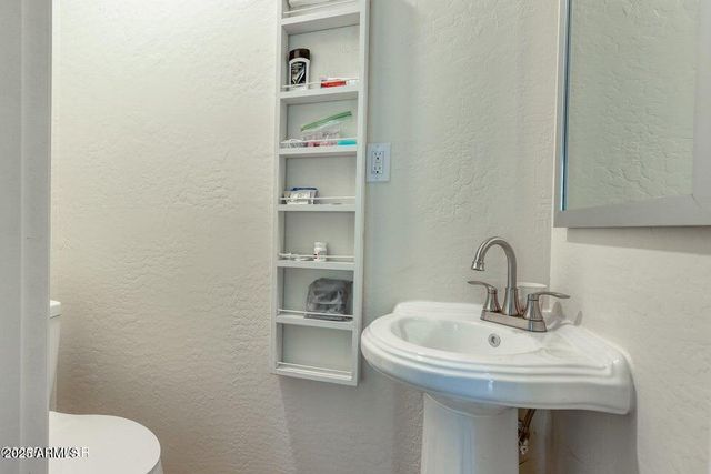 2145 Cottontail Road, Overgaard, AZ 85933