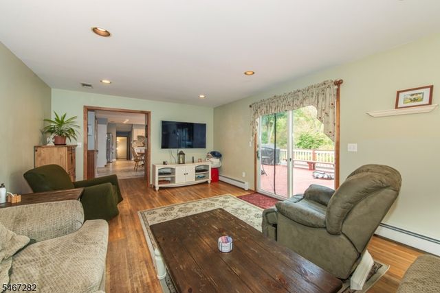 12 Kristen Dr, Roxbury Twp., NJ 07876