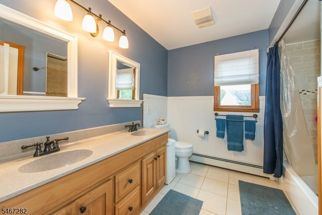 12 Kristen Dr, Roxbury Twp., NJ 07876