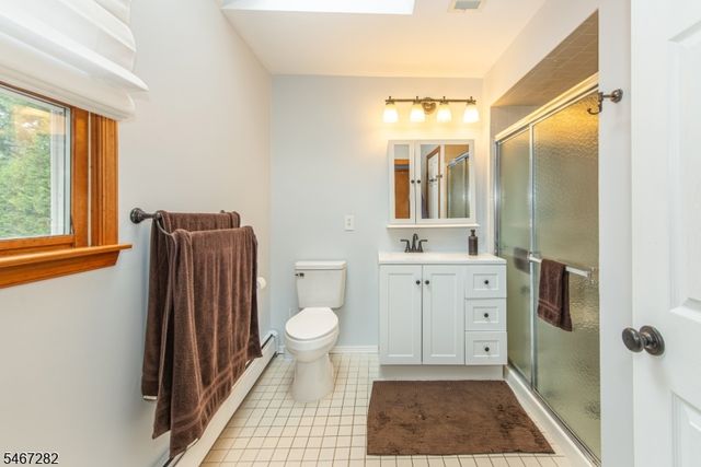 12 Kristen Dr, Roxbury Twp., NJ 07876