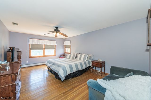 12 Kristen Dr, Roxbury Twp., NJ 07876