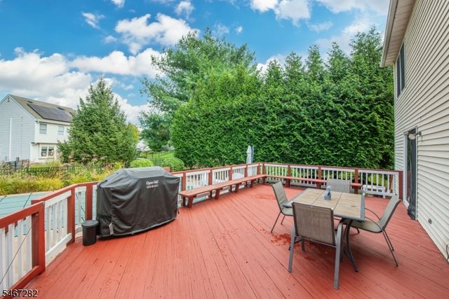 12 Kristen Dr, Roxbury Twp., NJ 07876