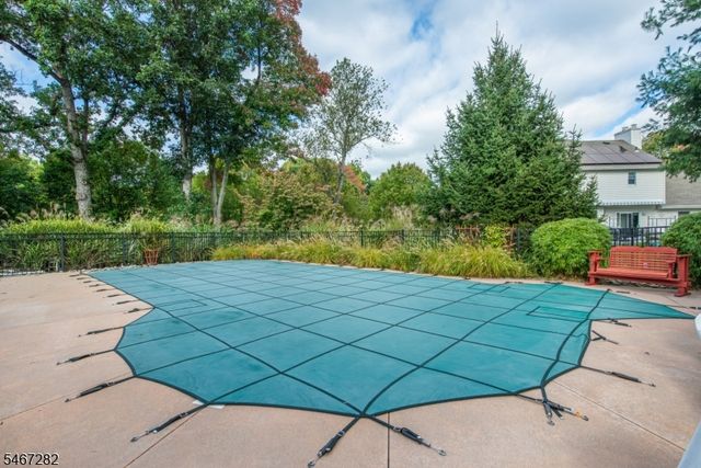 12 Kristen Dr, Roxbury Twp., NJ 07876