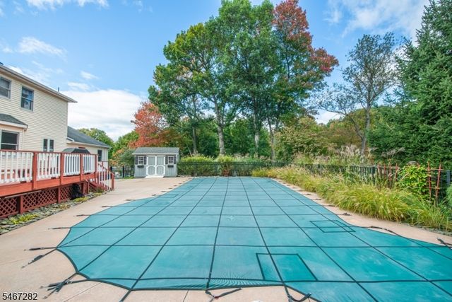 12 Kristen Dr, Roxbury Twp., NJ 07876