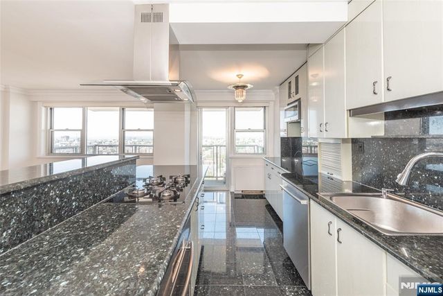 6600 JFK Blvd E 19K, West New York, NJ 07093