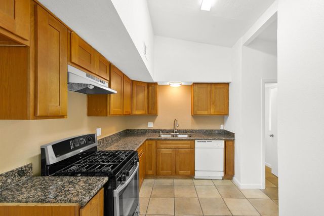 2113 62nd Ave, Sacramento, CA 95822