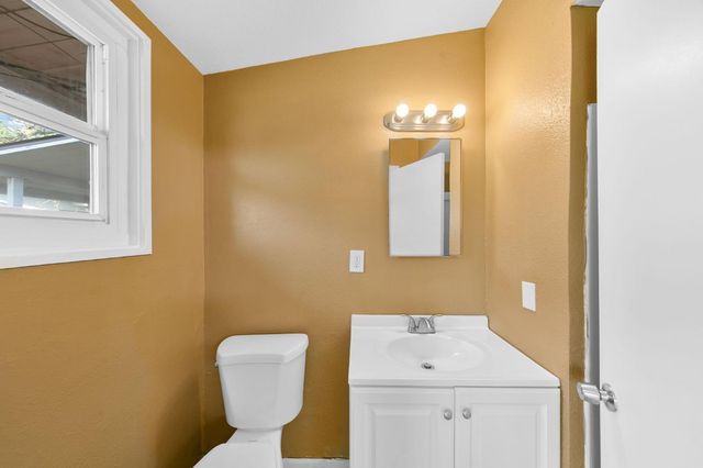 2113 62nd Ave, Sacramento, CA 95822