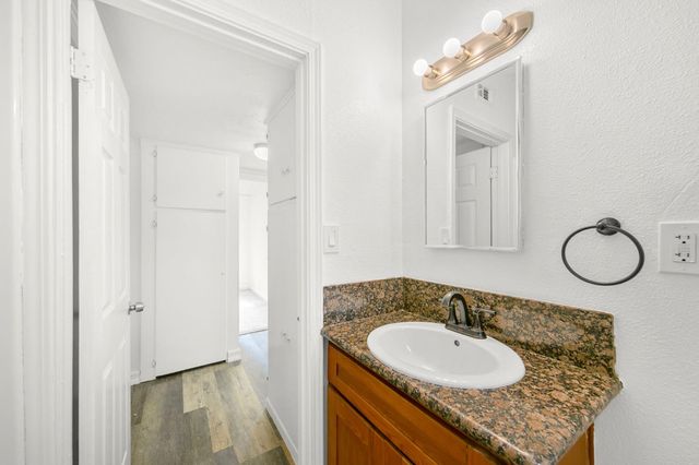 2113 62nd Ave, Sacramento, CA 95822