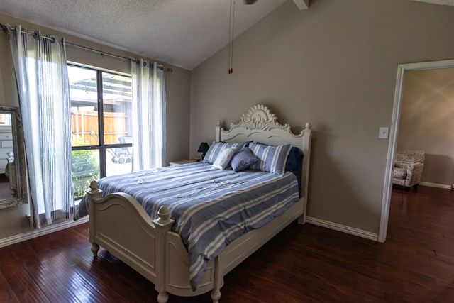 110 E Amberway Lane, Garland, TX 75040
