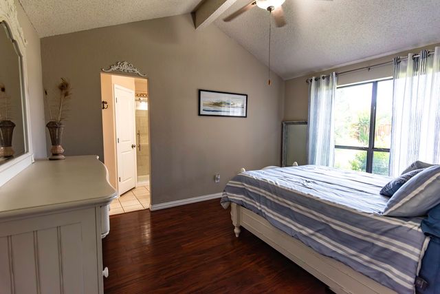 110 E Amberway Lane, Garland, TX 75040