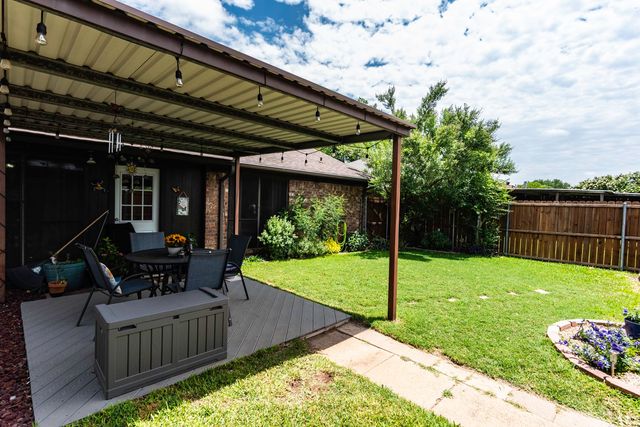 110 E Amberway Lane, Garland, TX 75040