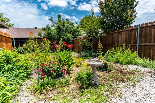 110 E Amberway Lane, Garland, TX 75040