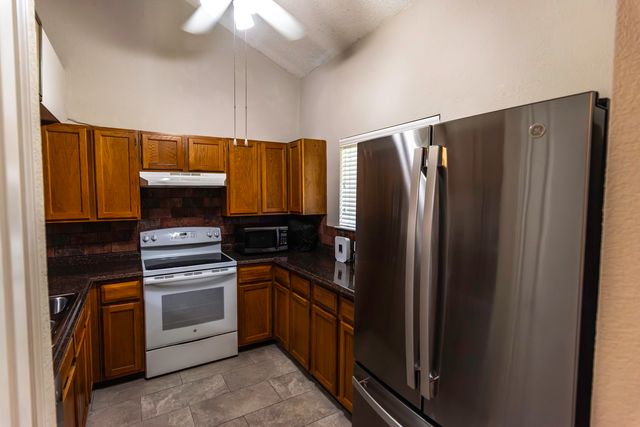 110 E Amberway Lane, Garland, TX 75040