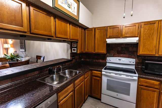 110 E Amberway Lane, Garland, TX 75040