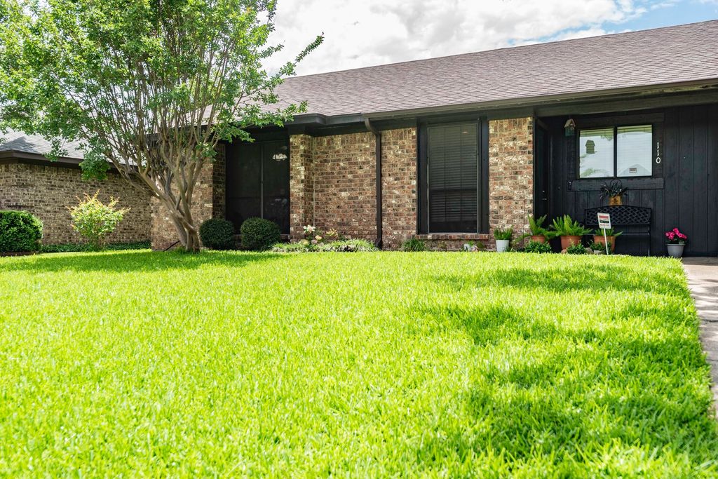 110 E Amberway Lane, Garland, TX 75040