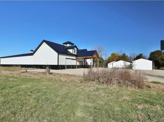 4070 Tradersville Brighton Road, London, OH 43140