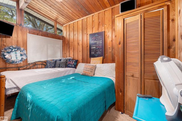 2090 N Channel Road, Harsens Island, MI 48028