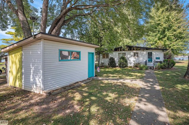 2090 N Channel Road, Harsens Island, MI 48028