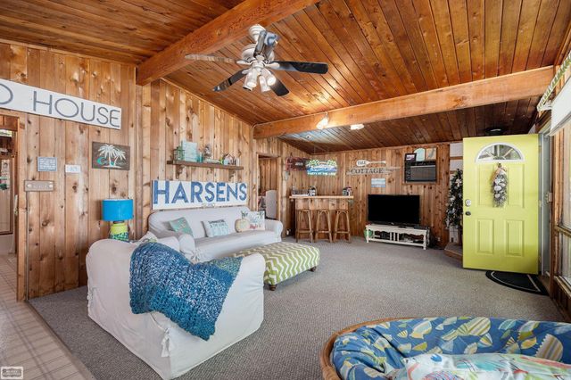 2090 N Channel Road, Harsens Island, MI 48028