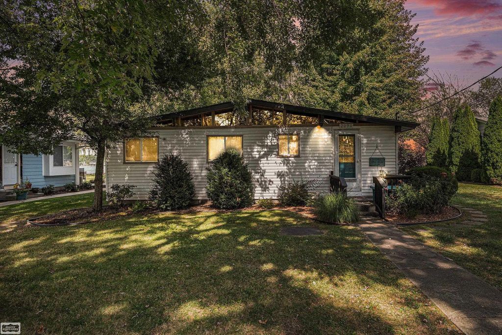 2090 N Channel Road, Harsens Island, MI 48028