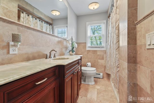 262 Wall Street, Metuchen, NJ 08840