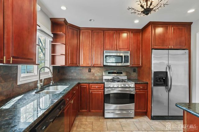 262 Wall Street, Metuchen, NJ 08840