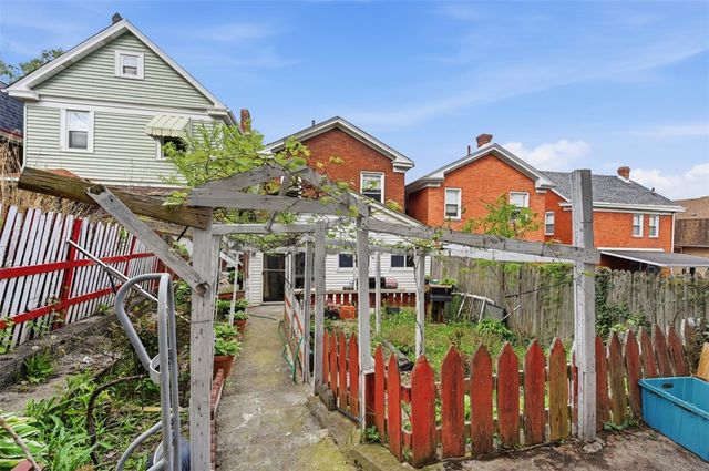 2822 Brentwood Ave, Brentwood, PA 15227
