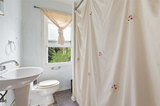 2822 Brentwood Ave, Brentwood, PA 15227